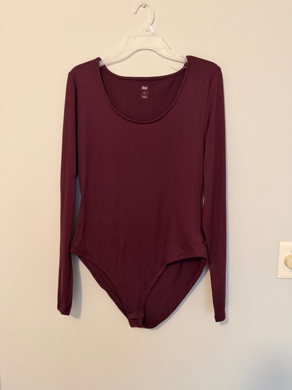 dip Women's Long Sleeve Scoop Neck Bodysuit in Burgundy